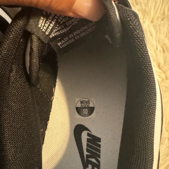 Nike Dunk Low Retro Basketball Shoe - Picture 5 of 7